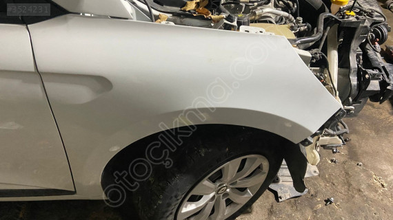 RENAULT CLİO 5 ÇAMURLUKLAR DAHİL ÖN SET