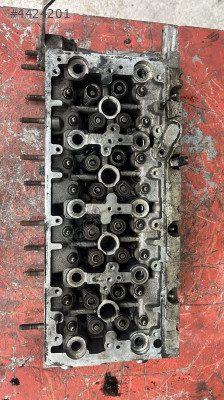 AUDI A3 1.6 DİZEL SİLİNDİR KAPAĞI ÇEVİK OTO ÇIKMA