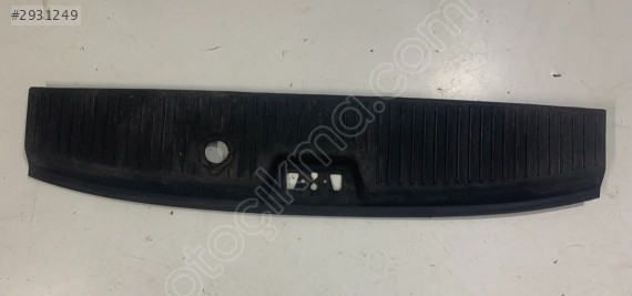 02024 FORD COURİER ARKA PANEL ÜST PLASTİK