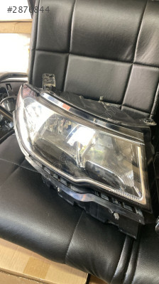 Jeep Compass için Çıkma Sağ Ön Far Satışı