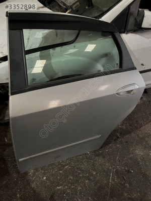 Fiat linea sol arka kapı dolu çıkma orijinal