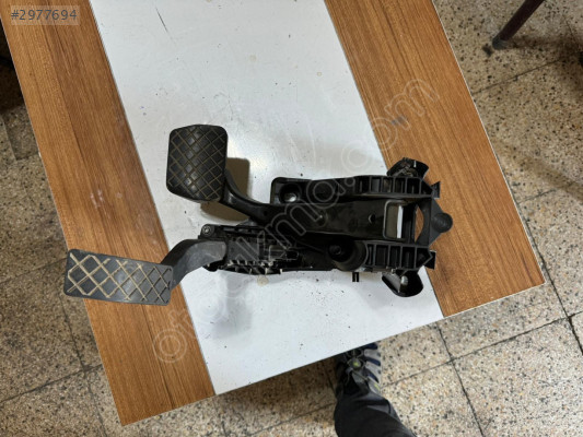 2015-19 VW PASSAT B8 DSG GAZ/FREN PEDAL TAKIMI ORJ ÇIKMA