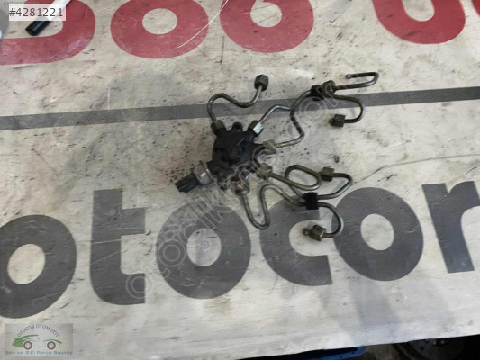 CLİO MEGANE2 1.5DCI MOTOR SÖKMSİ YAKIT DAĞITICISI K9K-R9144Z010D