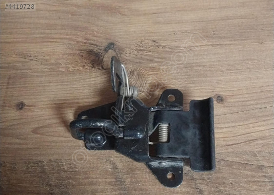 8L0823480 orj  audi a3 kaput kilidi