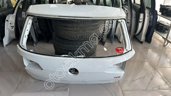 2014-19 MODEL VW GOLF 7 HATASIZ ORJ ÇIKMA BAGAJ KAPAĞI