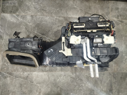 AUDİ A5 KALORİFER KAZANI ORJINAL HATASIZ ÇIKMA EGE OTOMOTİV