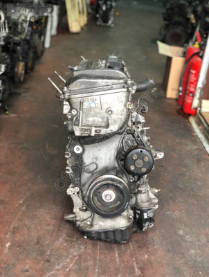 Toyota avensis 1AZ motor