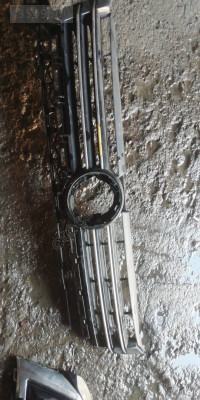 VW Caddy 1T0853651 Model Ön Panjur Çıkma Parçası