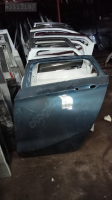 Opel Astra j  2015 sol arka kapı çıkma