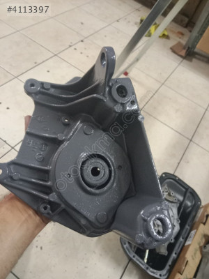 Renault Kango ekspres 1.9 motor kulağı kod 7700812040