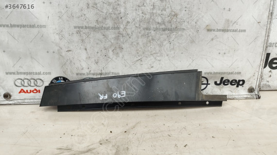 BMW E90 Sağ Ön Kapı Direk Kaplaması