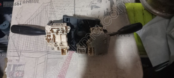 Çıkma mazda familia sinyal kolu