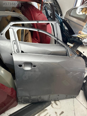 Peugeot 2008 sağ ön kapı