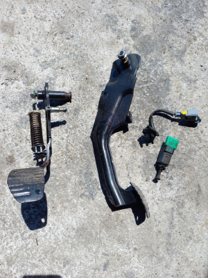 Peugeot 207 Debriyaj - Fren Pedalı / Debriyaj - Fren Müşürü