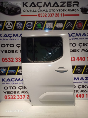 OPEL COMBO SAG SÜRGÜLÜ KAPI HATASIZ BOYASIZ ORJİNAL ÇIKMA