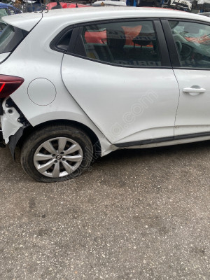 Renault clio 2022sağ arka kapı dolu