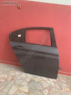 BMW f 30 arka sağ kapı