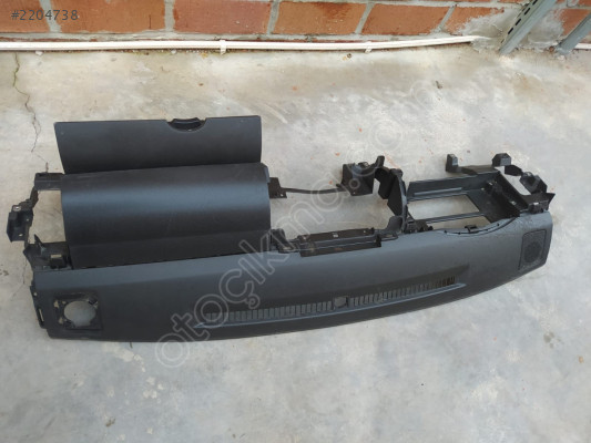Nissan Navara Euro 5 Göğüslük Torpido 10-15 ÇIKMA