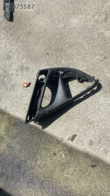 OPEL OMEGA ÖN SOL KAPI KOLU ÇERÇEVESİ.OTO ERKAN ÜNYE,
