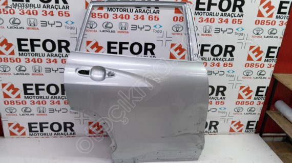 TOYOTA COROLLA CROSS ORJİNAL ÇIKMA SAĞ ARKA KAPI 22