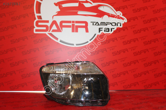 DACİA DUSTER 2010 MODEL İÇİ SİYAH SAĞ ÖN FAR LAMBASI