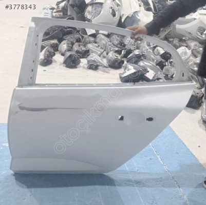 RENAULT MEGAN 4 BEYAZ SOL ARKA KAPI ORJINAL LOKALLİK