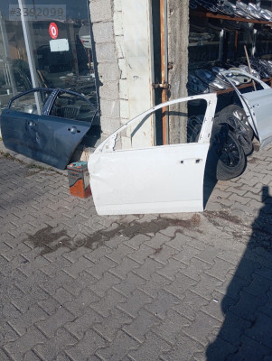 Skoda Octavia sol ön kapı