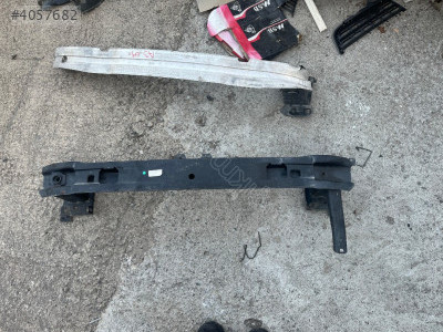 PASSAT B8 8.5 ÖN TAMPON DEMİRİ