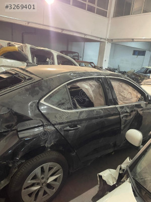 2023 octavia sag arka kapı çıkma parça