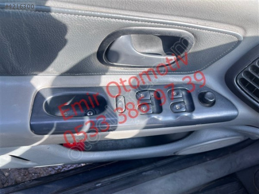 Renault Laguna 1 sol ön dörtlü cam dügmesi