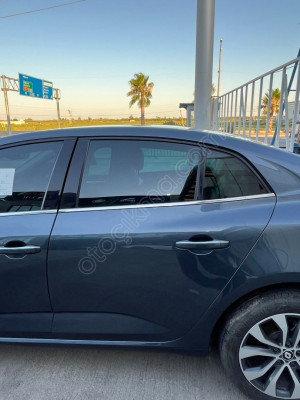 MEGANE 4 SOL ARKA KAPI ORJİNAL ÇIKMA (HATASIZ) DOLU - 21018343R