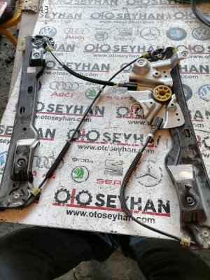 915367104 opel astra j sol ön kapı cam krikosu
