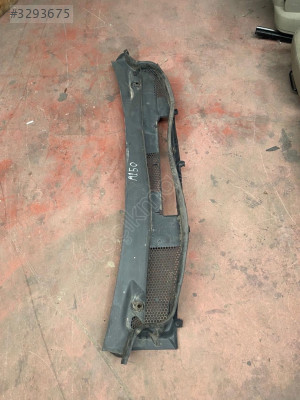 MERCEDES A150 ÇIKMA ÖN CAM IZGARASI