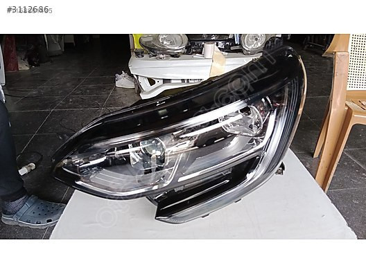 Renault Megane4 siyah zeminli hatasız sol far
