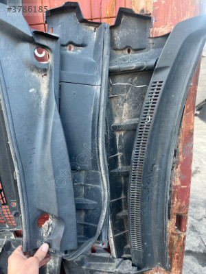 Toyota Corolla Ön Cam Izgarası