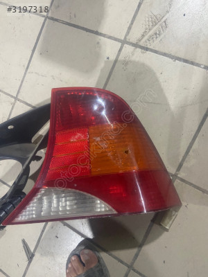 Ford Focus 1 sağ arka stop ufak çatlak mevcut