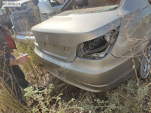 BMW E60 (KESME) TAVAN ARKA ŞASİ ÇAMURLUK