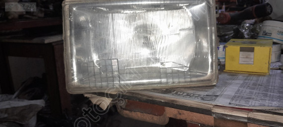 Renault 9 Spring ön far