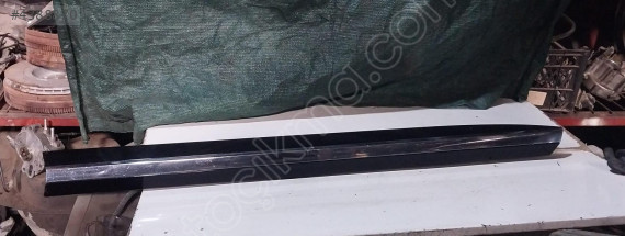 3G8853970B orj hatasız 17-22 vw arteon sağ ön kapı bandı