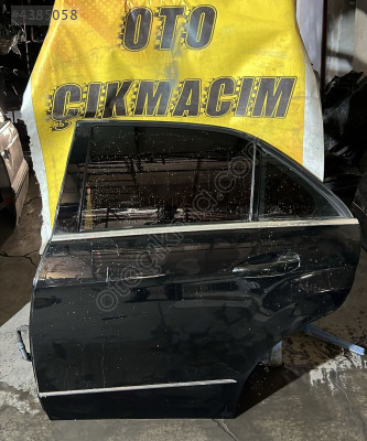 MERCEDES W212 E SERİSİ SOL ARKA KAPI HATASIZDOLU