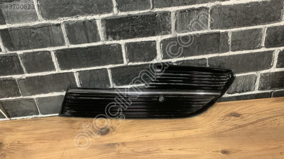 8V3807682A 2012-2016 audi a3 sağ sis kapağı