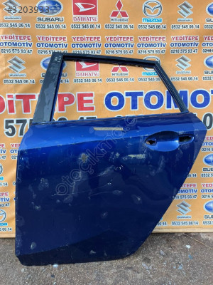 mazda 3 HB sol arka kapı
