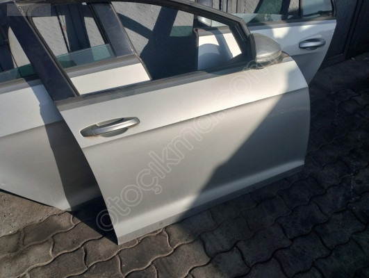 VOLKSWAGEN GOLF 7 SAĞ ÖN KAPI ORİJİNAL ÇIKMA HATASIZ
