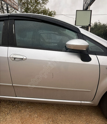 FİAT LİNEA  SAĞ ÖN KAPI ÇEVİK OTO ÇIKMA