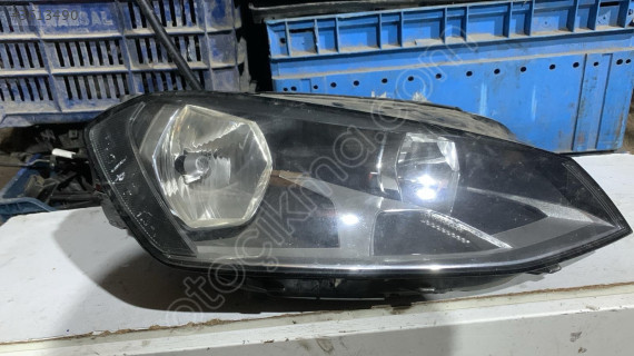 Volkswagen Golf 7 Sağ Ön Far Çıkma Parçası (2013-2016)