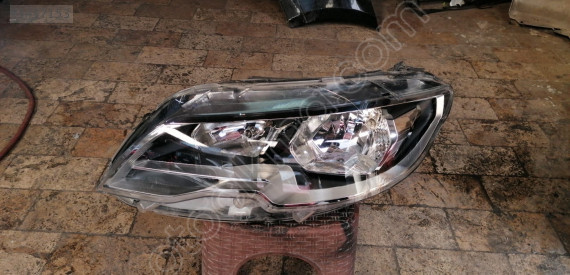 PEUGEOT 301 Modeli İçin Çıkma Sol Ön Far