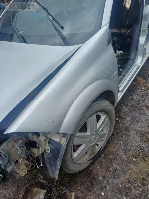 Megane sol çamurluk