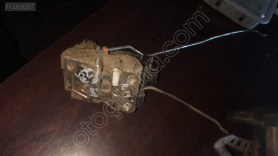 Renault 19 sol ön kapı kilidi