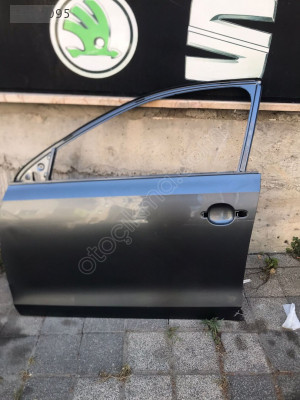 VOLKSWAGEN JETTA SOL ÖN KAPI