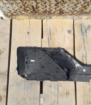 Audi Q2 ön tampon sol alt ızgara